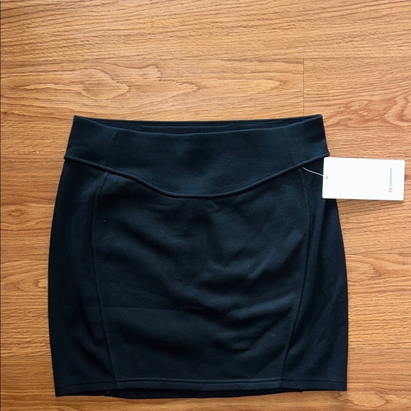 Lululemon Athletica Black Scuba HR Mini Skirt - Picture 6 of 9